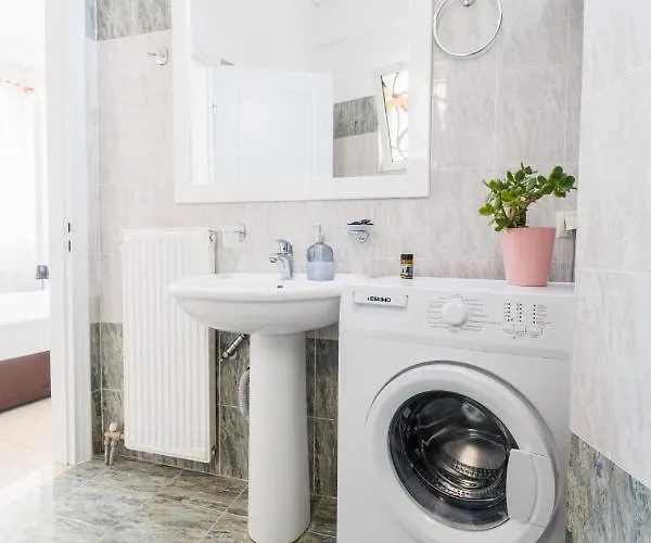 Paralia Vergas Apartman *