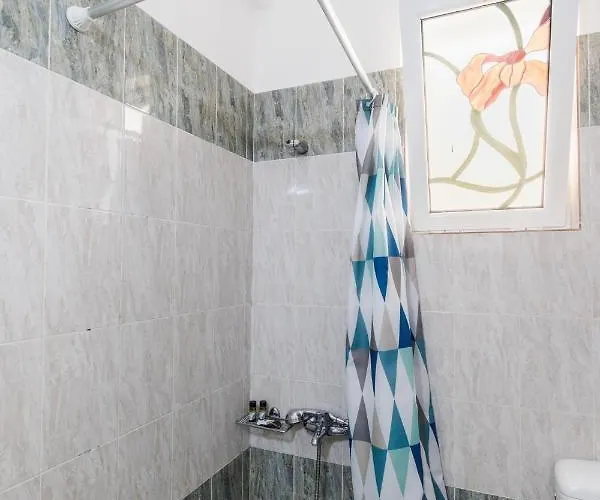 Paralia Vergas Apartman *